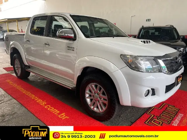 Carro Toyota Hilux Cabine Dupla 2014 Hilux 3.0 TDI 4x4 CD SRV (Aut)