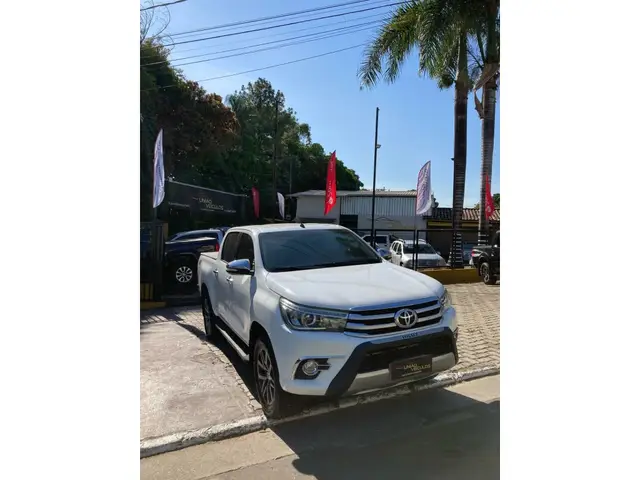 Carro Toyota Hilux Cabine Dupla 2016 Hilux 2.8 TDI SRX CD 4x4 (Aut)