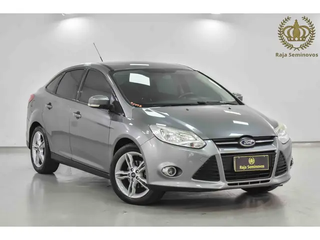 Carro Ford Focus Sedan 2015 SE 2.0 16V PowerShift (Aut)