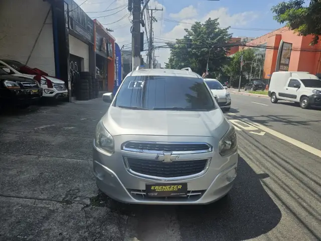 Carro Chevrolet Spin 2017 LS 5S 1.8 (Flex)
