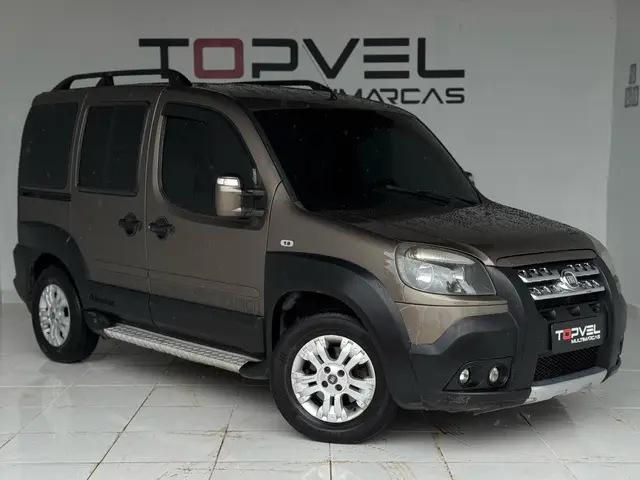 Carro Fiat Doblò 2013 Adventure 1.8 16V (Flex)