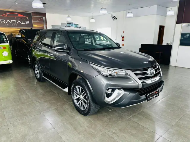 Carro Toyota SW4 2019 2.8 TDI SRX 5L 4x4 (Aut)