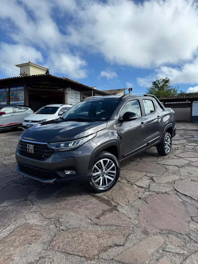 Carro Fiat Strada 2025 Volcano 1.3 Flex 8V CD Aut.