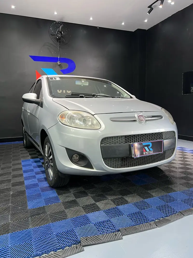 Fiat Palio Attractive 1.4 8V (Flex)