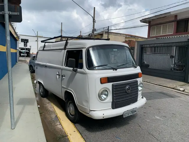 Carro Volkswagen Kombi Furgão 2012 Kombi Furgao 1.4 (Flex)