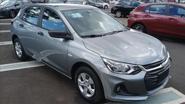 Carro Chevrolet Onix 2025 1.0