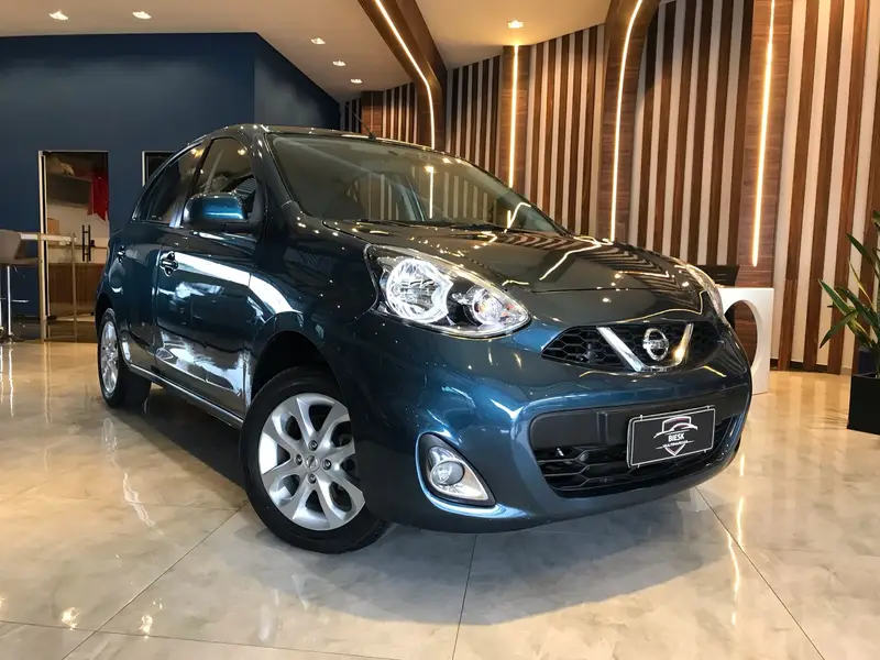 Nissan March 1.6 16V SV (Flex)