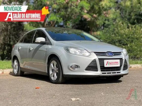 Carro Ford Focus Hatch 2016 SE Plus 2.0 16V PowerShift