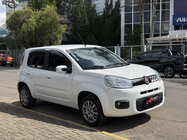 Carro Fiat Uno 2016 Evolution 1.4 8V (Flex) 4p