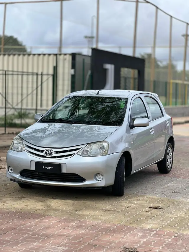Carro Toyota Etios 2013 X 1.3 (Flex)