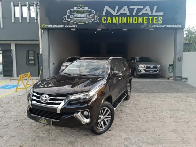 Carro Toyota SW4 2017 2.8 TDI SRX 7L 4x4 (Aut)