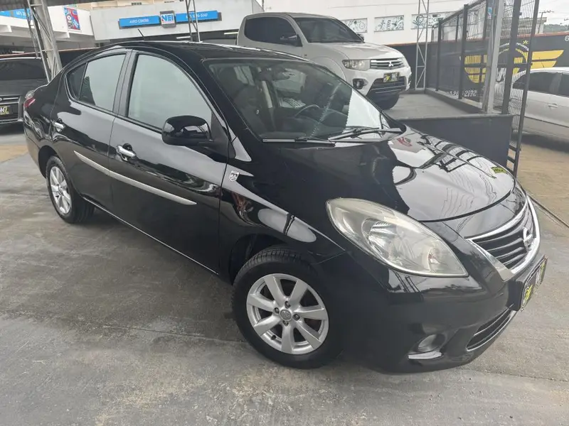 Nissan Versa 1.6 16V SL (Flex)