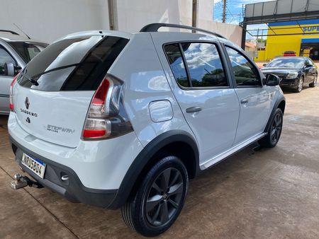 Sandero Stepway Hi-Flex 1.6 16V