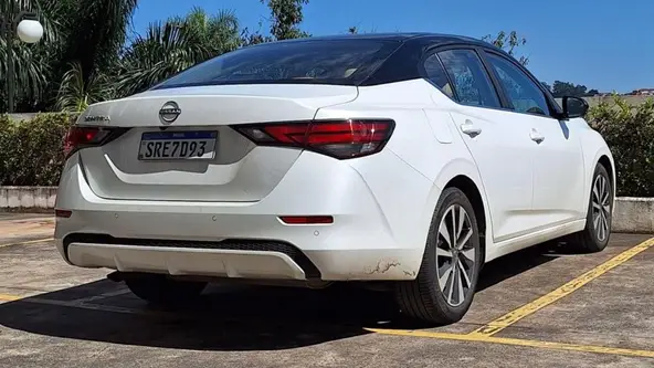 Sedan médio tem qualidades, mas donos se queixam de problemas na direção e da falta de peças nas concessionárias