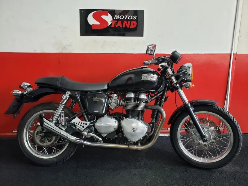 Triumph Thruxton 900