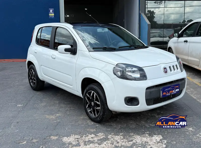 Fiat Uno Vivace 1.0 8V (Flex) 4p