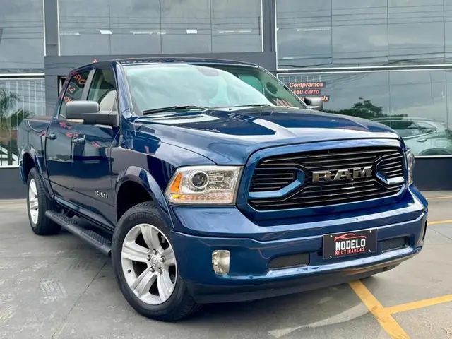 Carro RAM Classic 2023 Laramie 5.7
