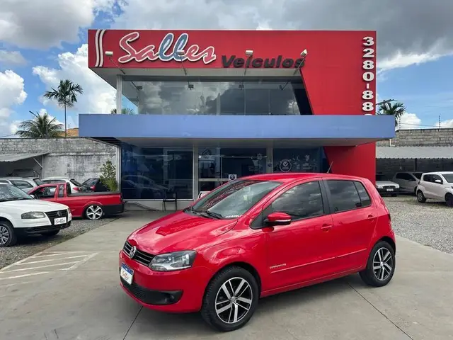 Carro Volkswagen Fox 2014 1.0 TEC (Flex) 4p