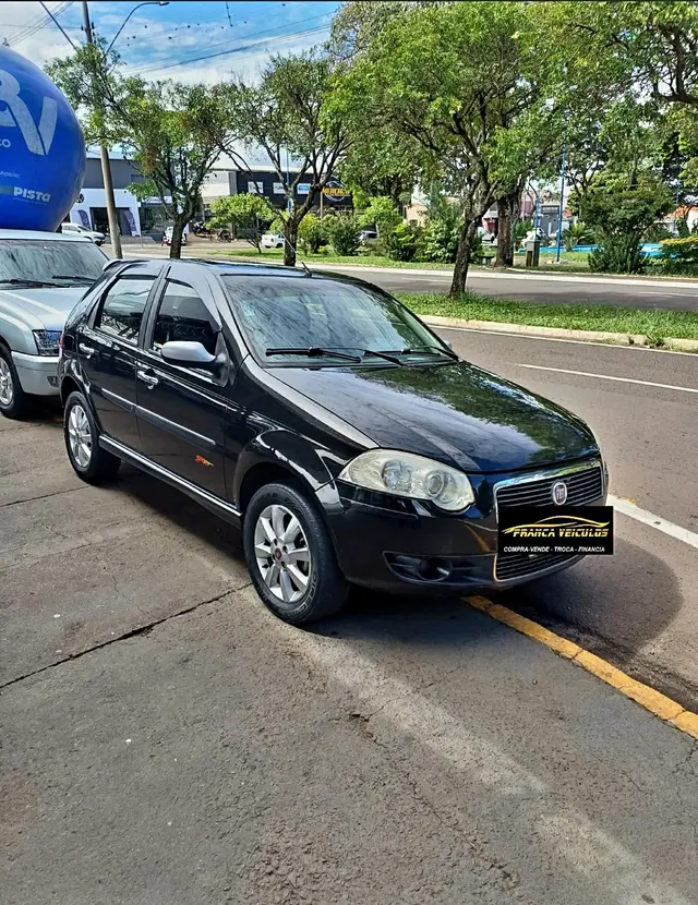 Carro Fiat Palio 2011 Attractive 1.4 8V (Flex)