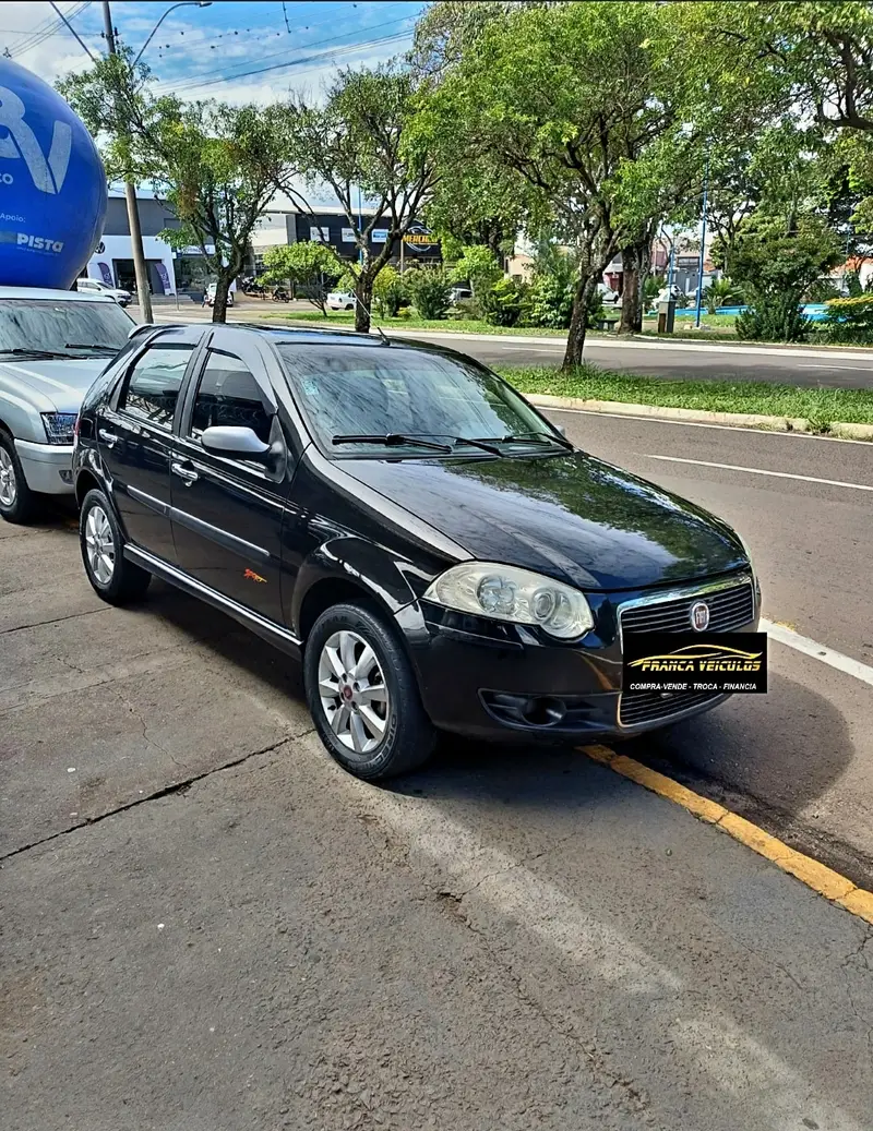 Fiat Palio Attractive 1.4 8V (Flex)