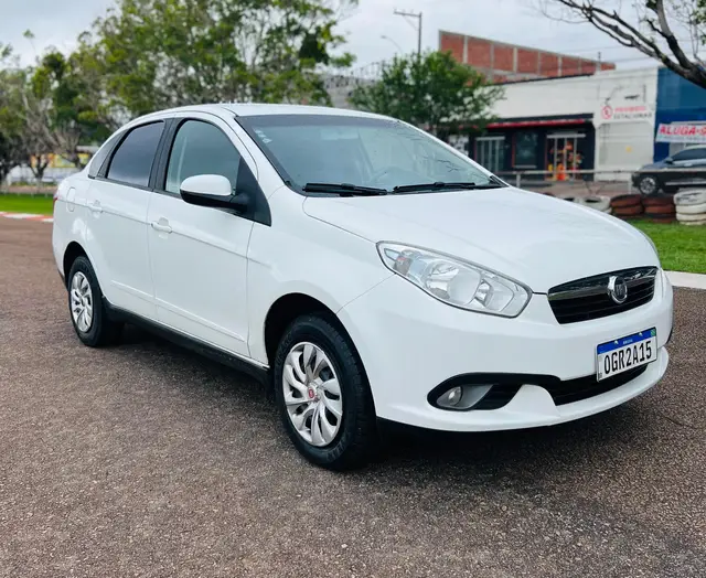 Carro Fiat Grand Siena 2013 Evo Attractive 1.4 8V (Flex)
