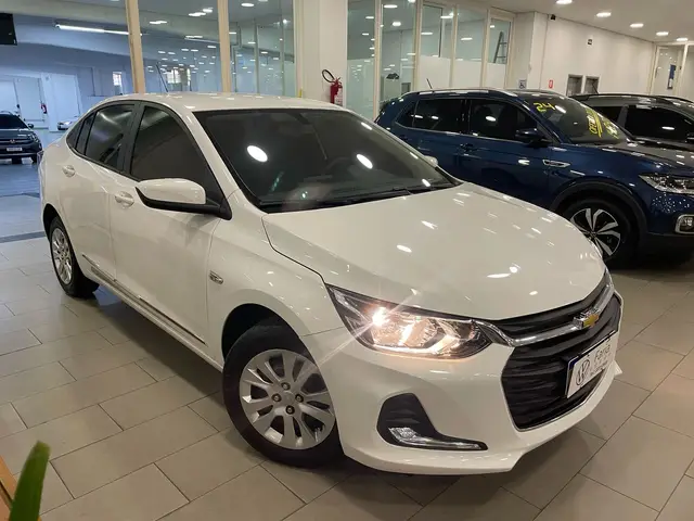 Carro Chevrolet Onix Plus 2020 1.0 LT (Flex)