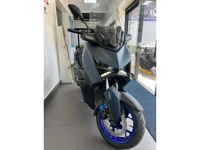 Yamaha XMax 250 Connected