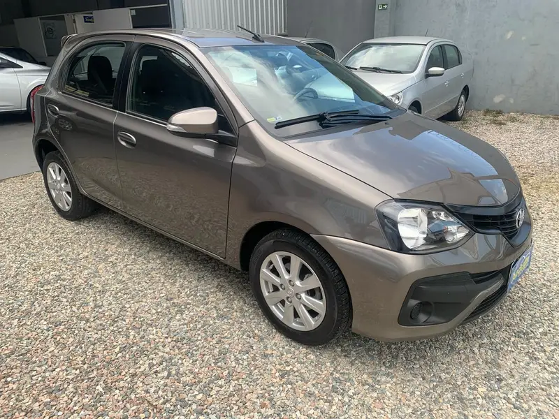 Toyota Etios X Plus 1.5 (Aut) (Flex)