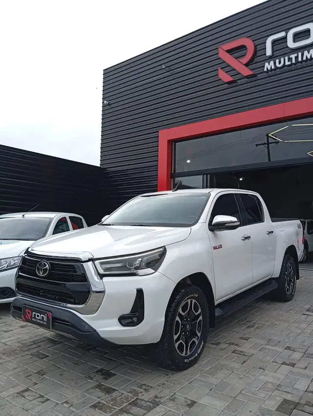 Carro Toyota Hilux Cabine Dupla 2017 Hilux 2.8 TDI SRX CD 4x4 (Aut)