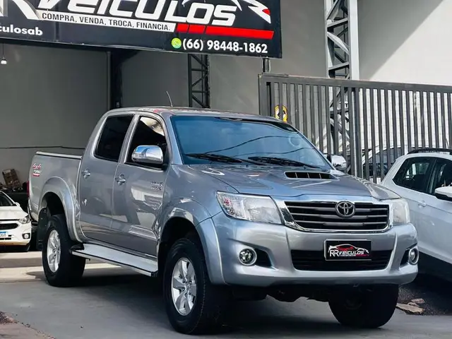 Carro Toyota Hilux Cabine Dupla 2015 Hilux 3.0 TDI 4x4 CD SRV Top (Aut)