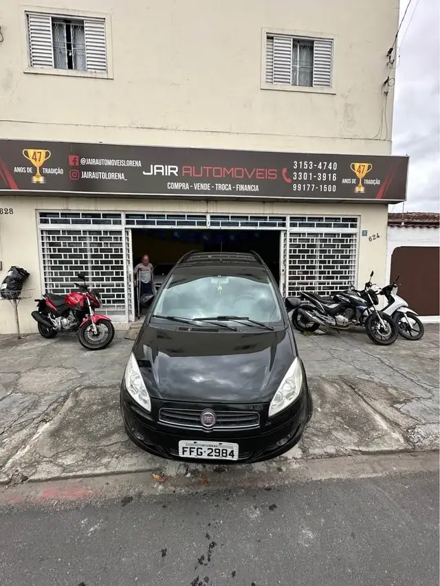 Carro Fiat Idea 2013 Attractive 1.4 8V (Flex)