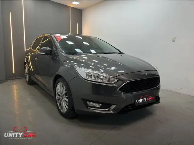 Carro Ford Focus Hatch 2017 SE Plus 2.0 PowerShift