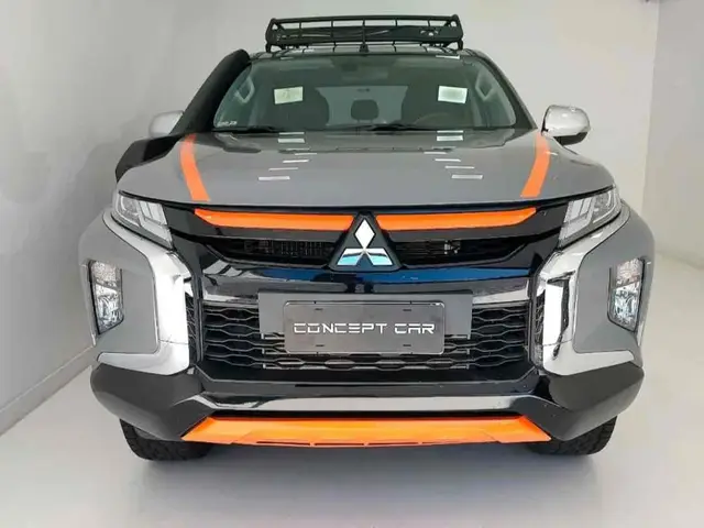 Carro Mitsubishi L200 Triton Sport 2024 Savana 2.4 DID-H 4x4 (Aut.)