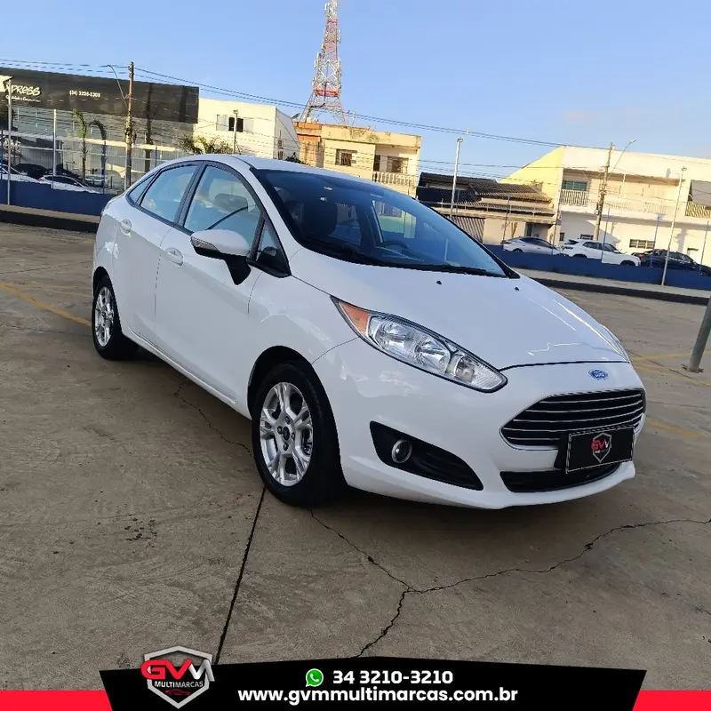 Ford Fiesta Sedan SE Plus 1.6 RoCam (Flex)