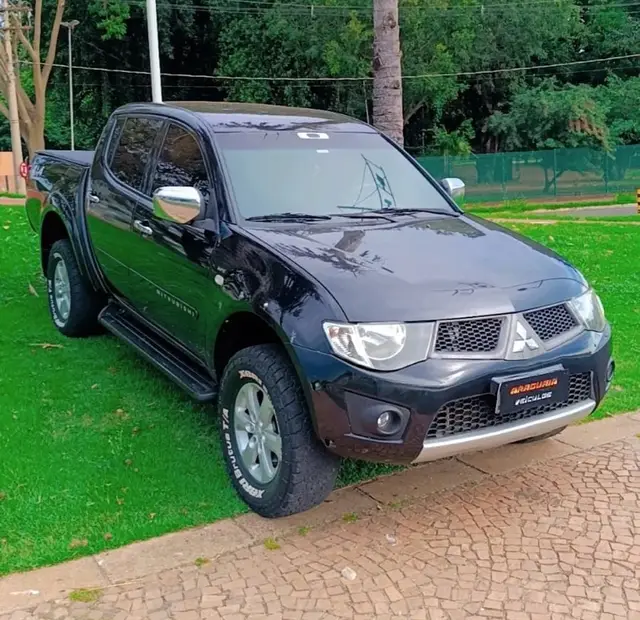 Carro Mitsubishi L200 Triton Sport 2011 L 200 Triton HPE 4x4 3.5 V6 (flex) (cab. dupla) (aut)