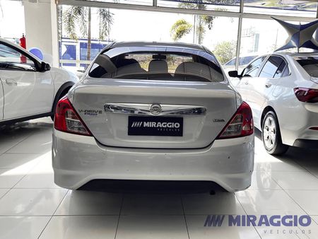 Versa 1.6 16V V-Drive Special Edition CVT (Flex)