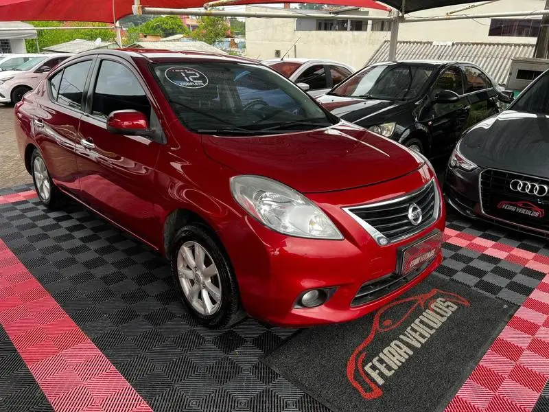 Nissan Versa 1.6 16V SL (Flex)