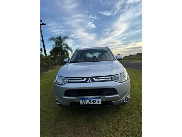 Carro Mitsubishi Outlander 2014 2.0 16V CVT