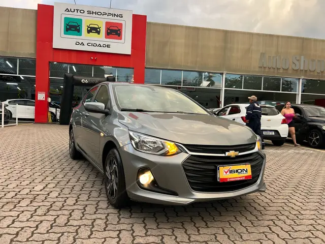 Carro Chevrolet Onix Plus 2024 LT 1.0