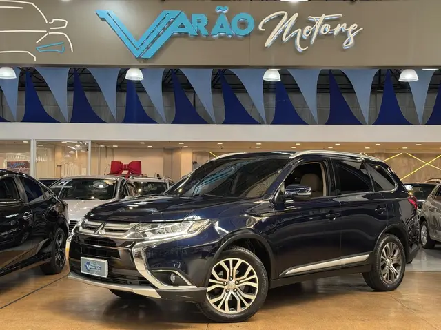 Carro Mitsubishi Outlander 2017 2.2 DI-D Mid 4WD