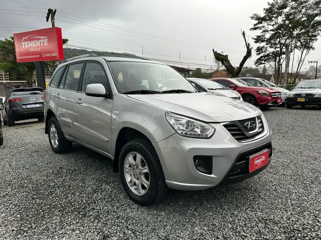 Carro CAOA Chery Tiggo 2014 2.0 16V (Aut)