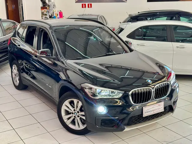 Carro BMW X1 2017 2.0 sDrive20i X-Line ActiveFlex