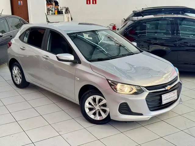 Carro Chevrolet Onix 2023 LT 1.0