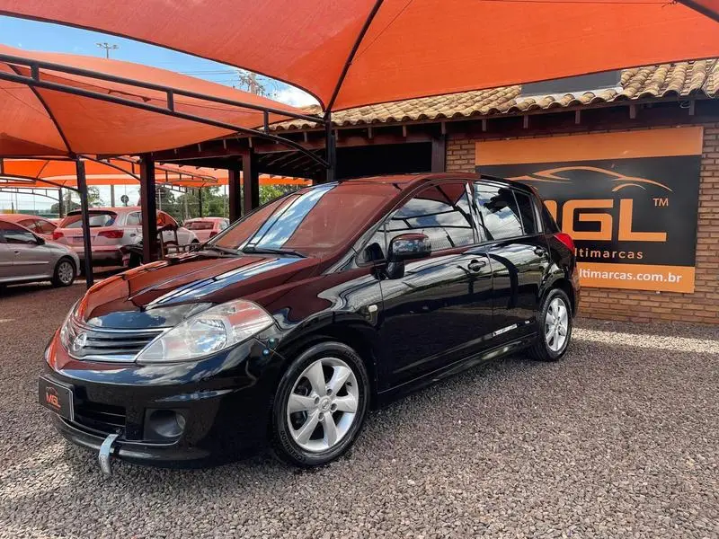 Nissan Tiida SL 1.8 (flex)