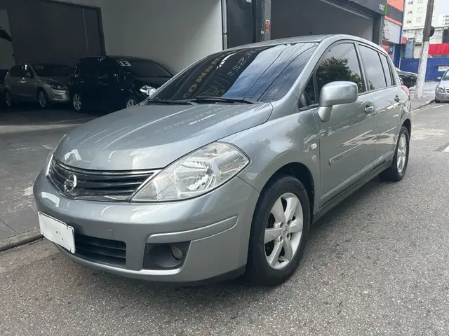 Carro Nissan Tiida 2012 SL 1.8 (flex)