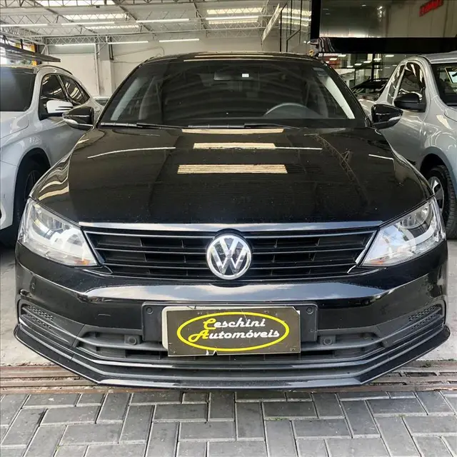 Carro Volkswagen Jetta 2015 2.0 Trendline Tiptronic (Flex)