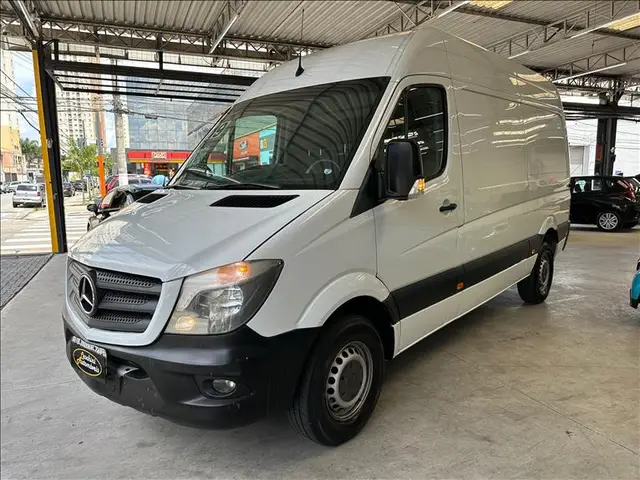 Carro Mercedes-Benz Sprinter 2019 Furgão 415 CDI  Teto Alto 14m