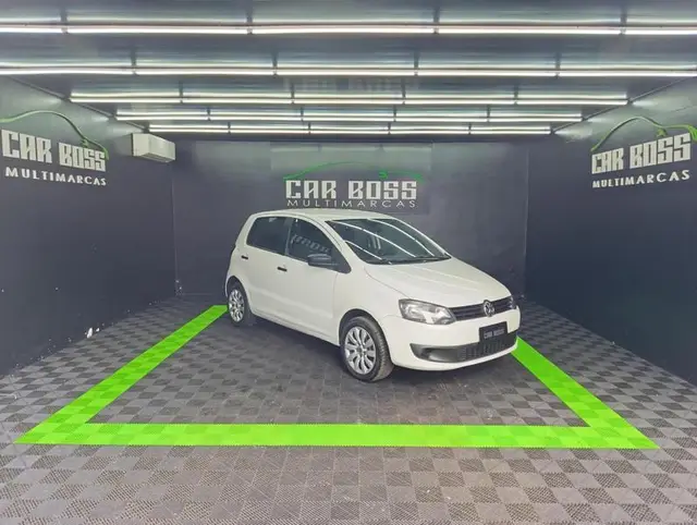 Carro Volkswagen Fox 2014 1.0 TEC (Flex) 2p