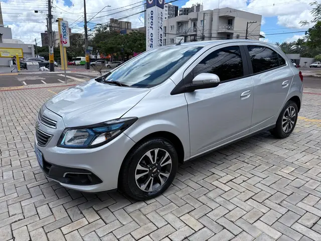 Carro Chevrolet Onix 2014 HATCH LTZ 1.4 8V FlexPower 5p Mec.