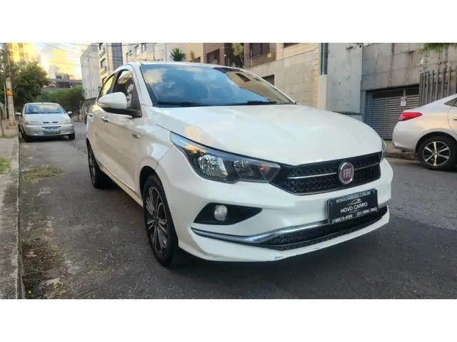 Carro Fiat Cronos 2019 1.8 Precision E.Torq AT6 (Flex)
